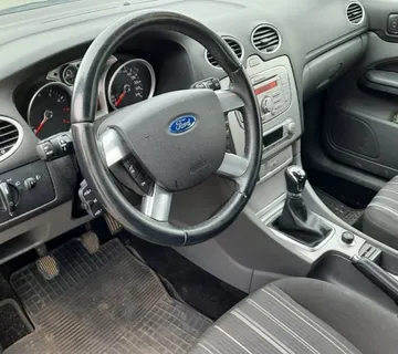 Ford Focus 1,6 benzin/plin, reg. do 05/2026 - cover