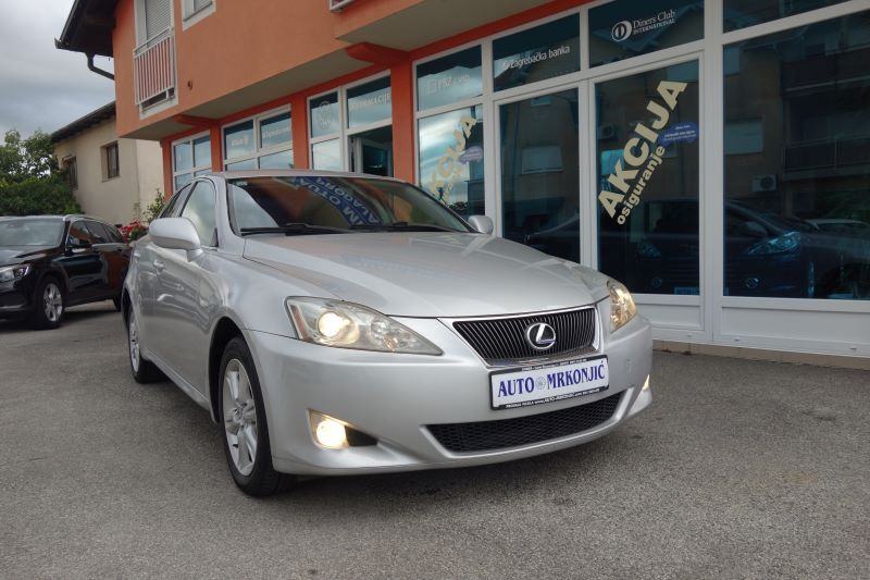 lexus-is-220d-base-p-d-c-1-vl-hr-auto-slika-202161058