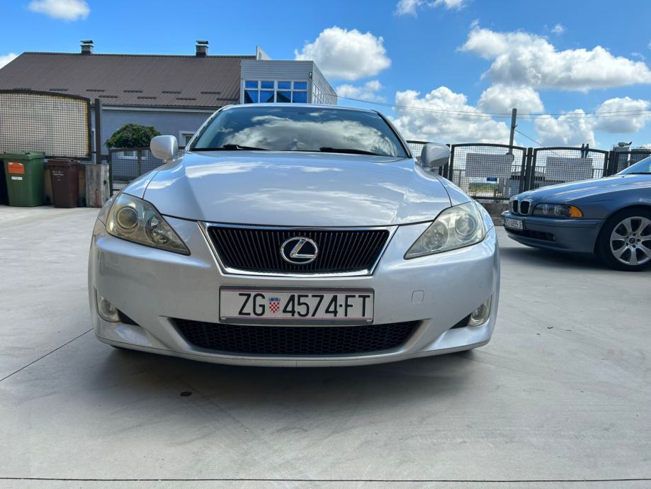 lexus-is-220d-slika-200689775