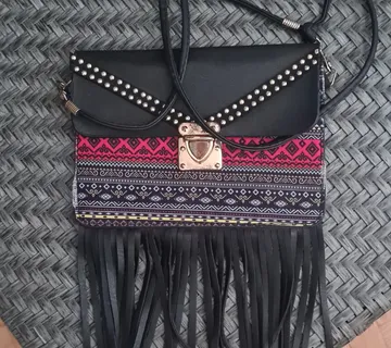 Ženska torbica - cover