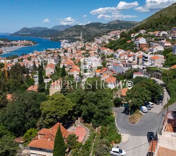 Prodaje se kuća za adaptaciju s građevinskim zemljištem,Dubrovnik - cover