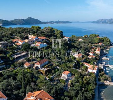 Prodaja kuće s okućnicom i pogledom na more na Koločepu blizu Dubrovnika - cover