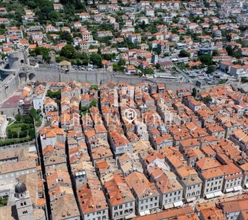 Prodaje se kamena kuća za renovaciju u staroj gradskoj jezgri, Dubrovnik - cover