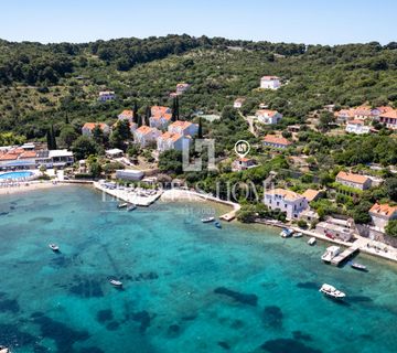 Prodaja šarmantne kamene kuće uz more na otoku Koločepu, Dubrovnik - cover