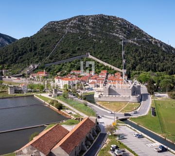 Prodaje se kuća za renovaciju u centru Stona na poluotoku Pelješcu - cover