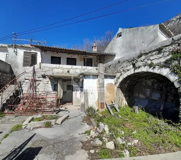 GRIŽANE - KUĆA ZA POTPUNU ADAPTACIJU - cover