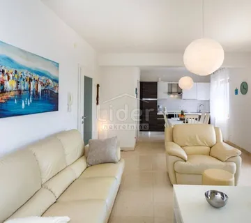 Kuća KRK, 600m2, uz more - cover