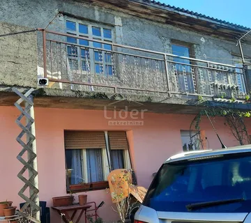 Grobnik, kuća sa 3 stana - cover