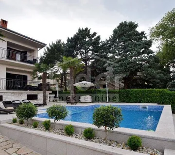 Malinska, kuća P+1, 150m2, 577m2 okućnice, bazen - cover