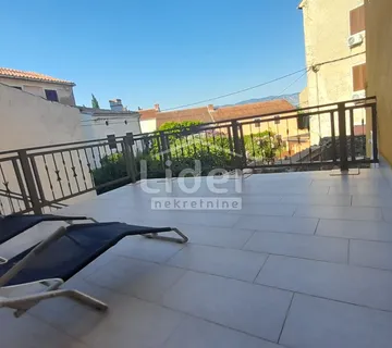 Otok Krk,omišalj-Kuća U Centru S Parkirnim Mjestom