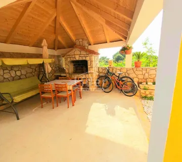 MALI LOŠINJ-samostojeća kuća s 4 apartmana