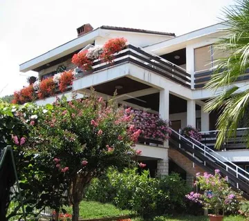OPATIJA, KUĆA NEDALEKO CENTRA - cover