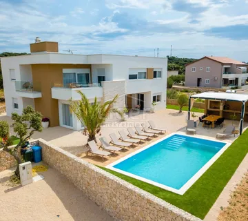 Otok Pag, Mandre, moderna vila s bazenom na prodaju - Mandre, Kolan