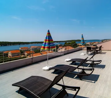 Rab, Barbat, apartman 150 m2 s prekrasnim pogledom - Barbat na Rabu, Rab