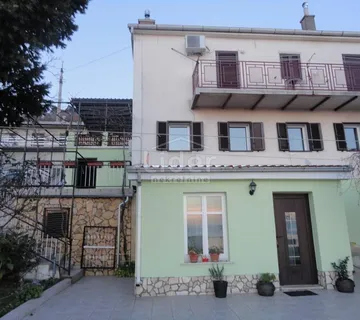 Kuća sa tri stana - Praputnjak, Bakar