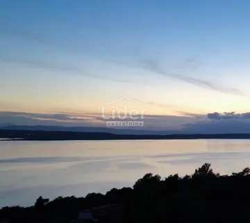 CRIKVENICA Zemljište s građevinskom dozvolom