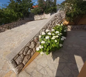 MALI LOŠINJ -3S+DB stan u kući - cover