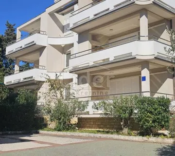 NOVALJA, GAJ, APARTMAN 100m OD MORA, 2S+DB, TARASA