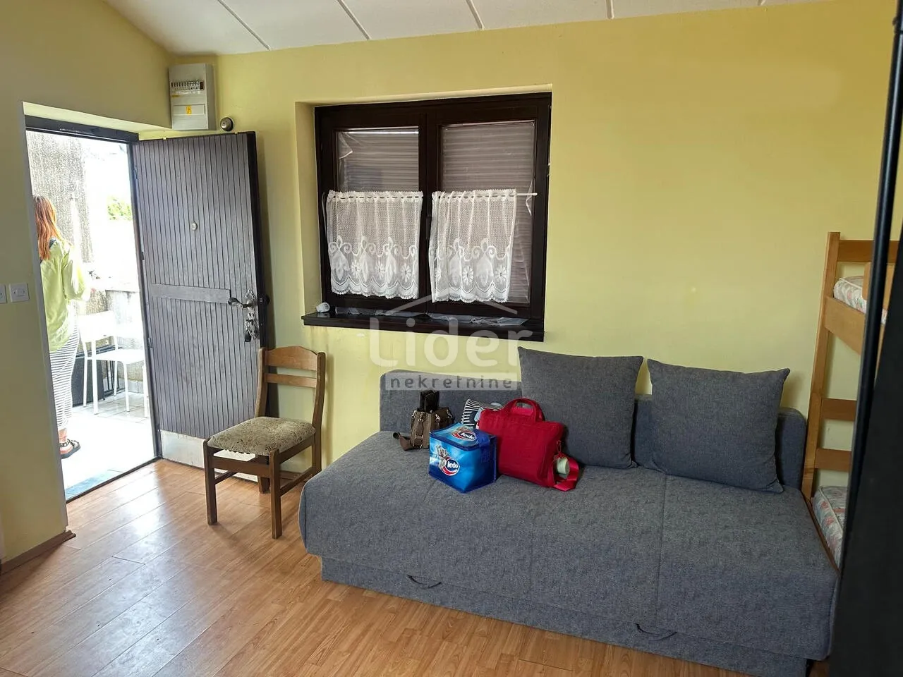 Apartman-Garsoniera u Barbarigi - cover