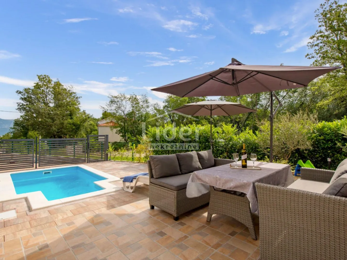 KRK - kuća s bazenom u mirnom okruženju - cover