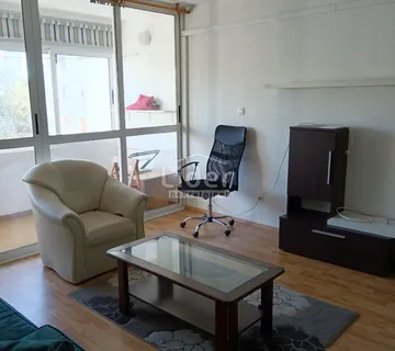 Dobar dvosoban stan na Belvederu - cover