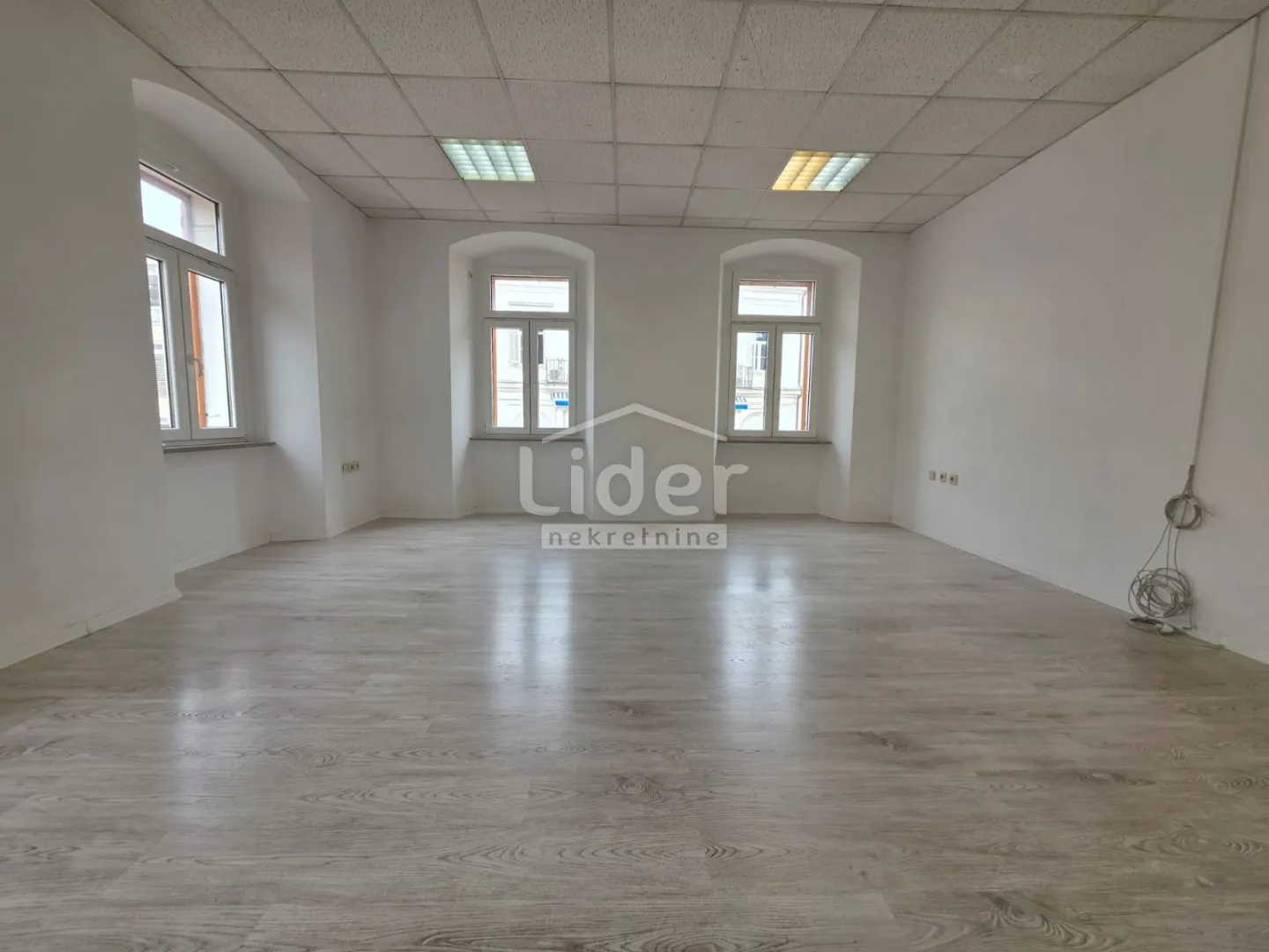 CENTAR - poslovni prostor - cover