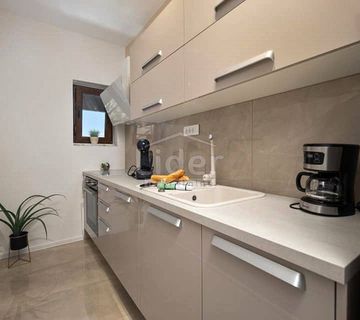 Ičići, 2s+db, 65m2, u vili, najam - cover