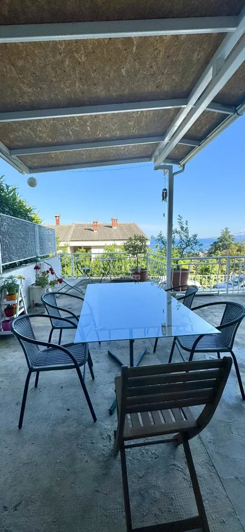 Stan u Opatiji s terasom i parkirnim mjestima - cover