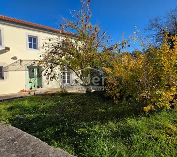 DOBRINJ,RASOPASNO-SAMOSTOJEĆA KUĆA S VELIKOM OKUĆNICOM - cover