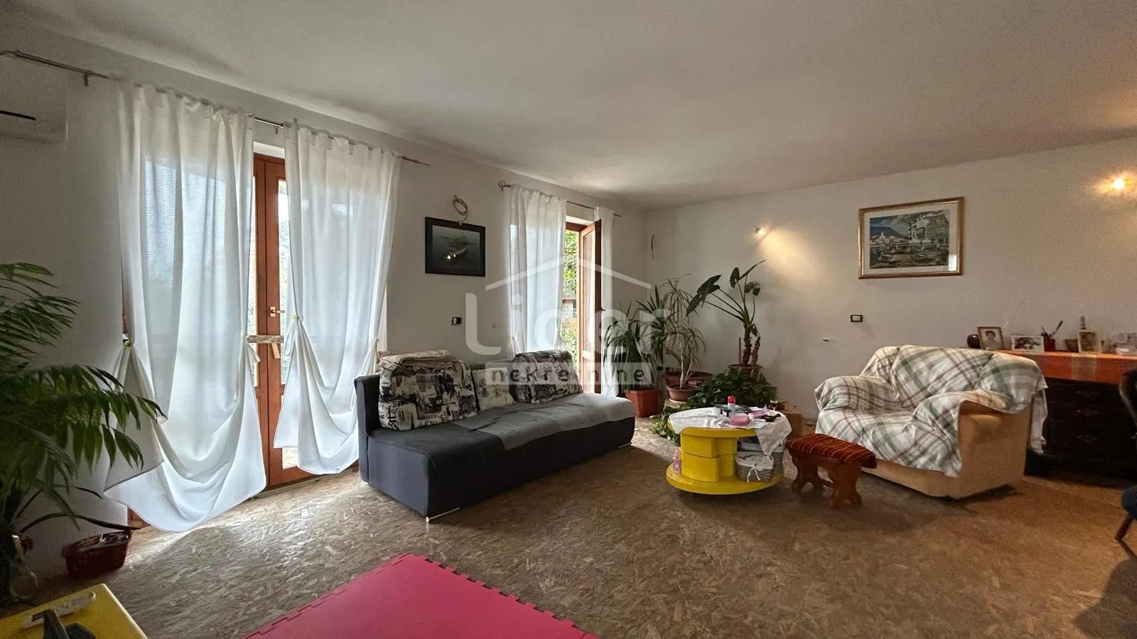 Pomer, Medulin, novija kuća 250m2 na samo 150m od mora - cover