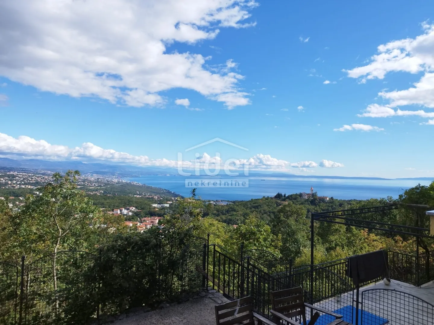 RUKAVAC Stan s jedinstvenim pogledom na more - cover