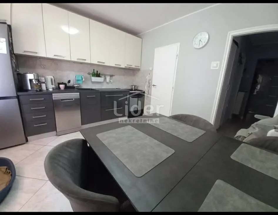 PODMURVICE, 1S+DB, PETEROKATNICA, NAMJEŠTEN, UREĐEN - cover