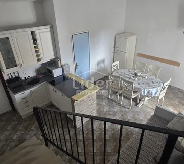 NOVALJA, 190 M OD MORA, 2S+DB - cover