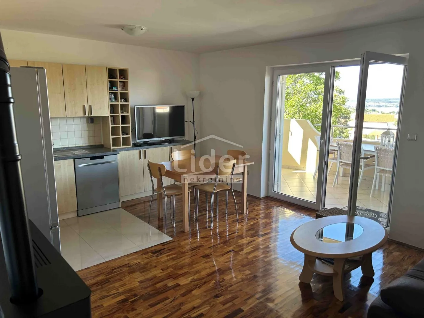 MALINSKA -stan s pogledom na more - cover