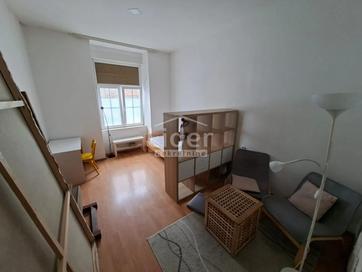 BRAJDA Stan blizu Ekonomskog i Pomorskog fakulteta - cover