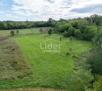 Poljoprivredno zemljište u okolici Poreča - 4.527 m2 - cover