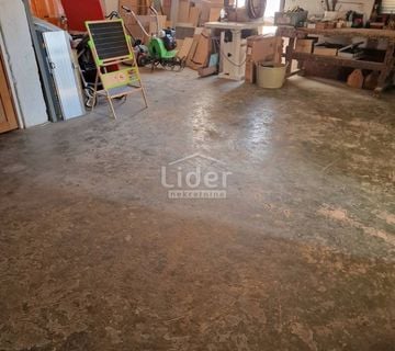 VIŠNJAN - više od 400 m2 poslovnog (proizvodno skladišni) prostora sa uredima i stambenim dijelom! - cover