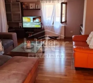 CRES, Melin, 5 apartmana, 650m2 blizu mora! - cover