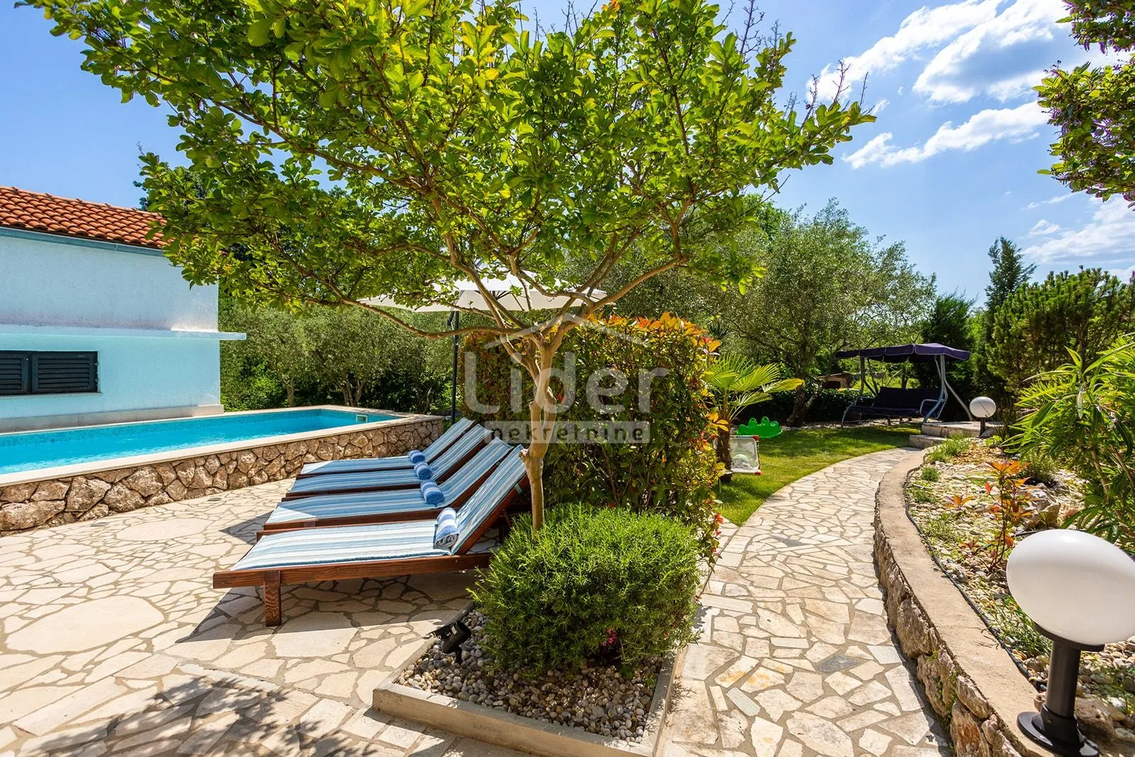 KRK - PREKRASNA KUĆA S BAZENOM - cover