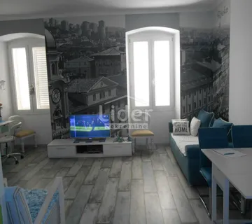 BELVEDER Stan u vili s parkom na odličnoj lokaciji, 65 m2 - cover