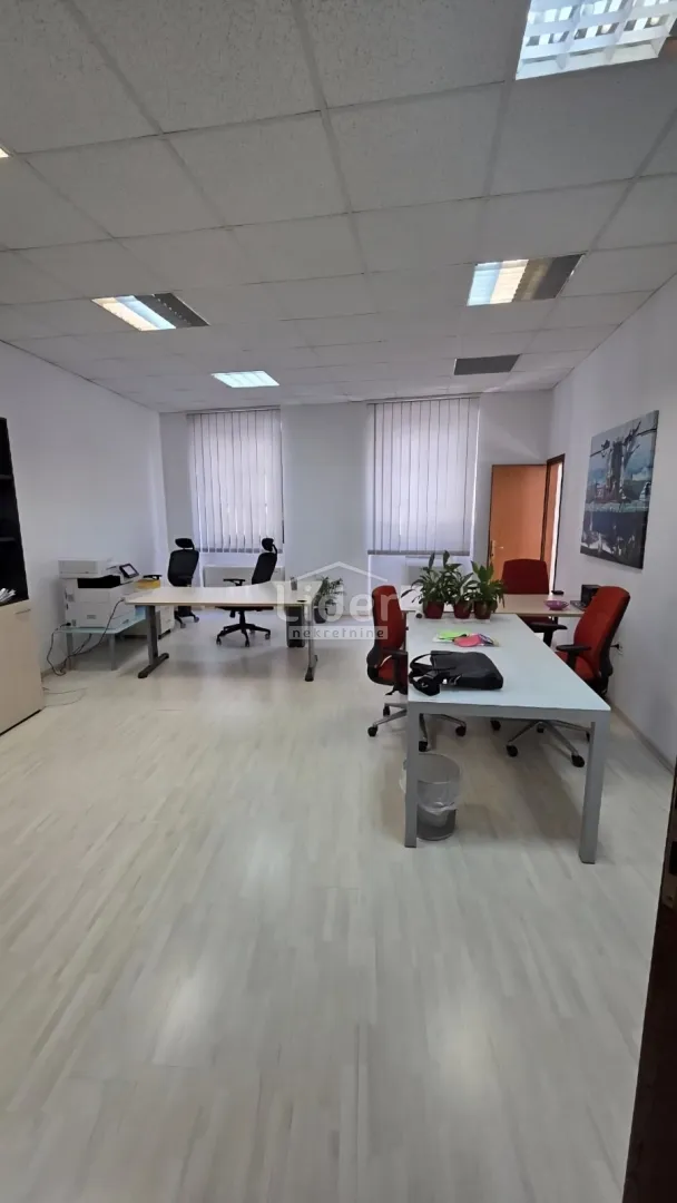 CENTAR - poslovni prostor 72m2 - cover