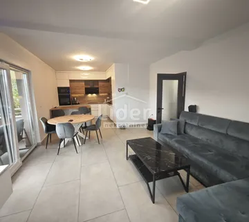 TROSOBNI STAN 97M2 S VRTOM OD 107M2 - cover