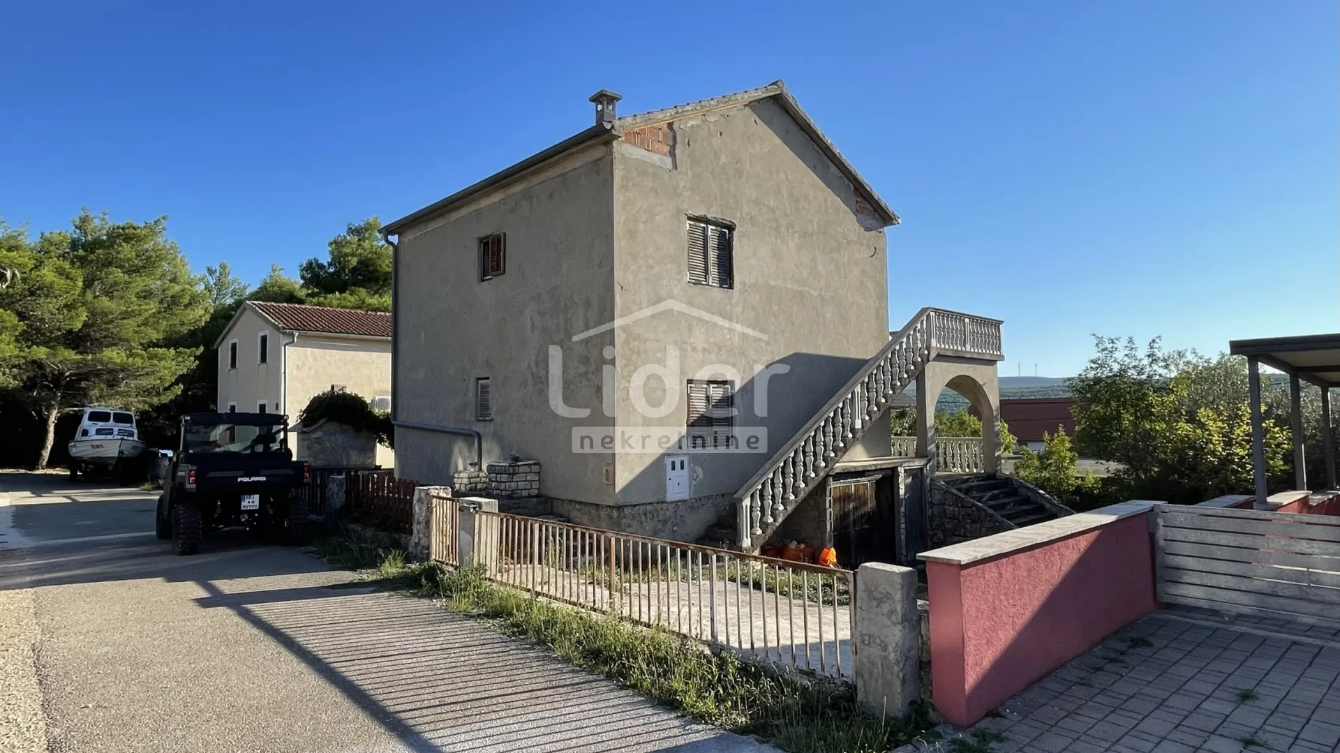 Kruševo, samostojeću kuću na 80m od mora prodajemo - cover