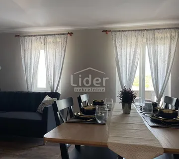 VALUN- CRES adaptirani stan prvi red do mora - cover