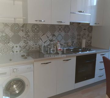 Centar- kod tržnice, 1-stan od 35m2, balkon, 2.kat - cover