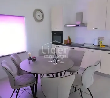 MARINIĆI-stan za najam - cover