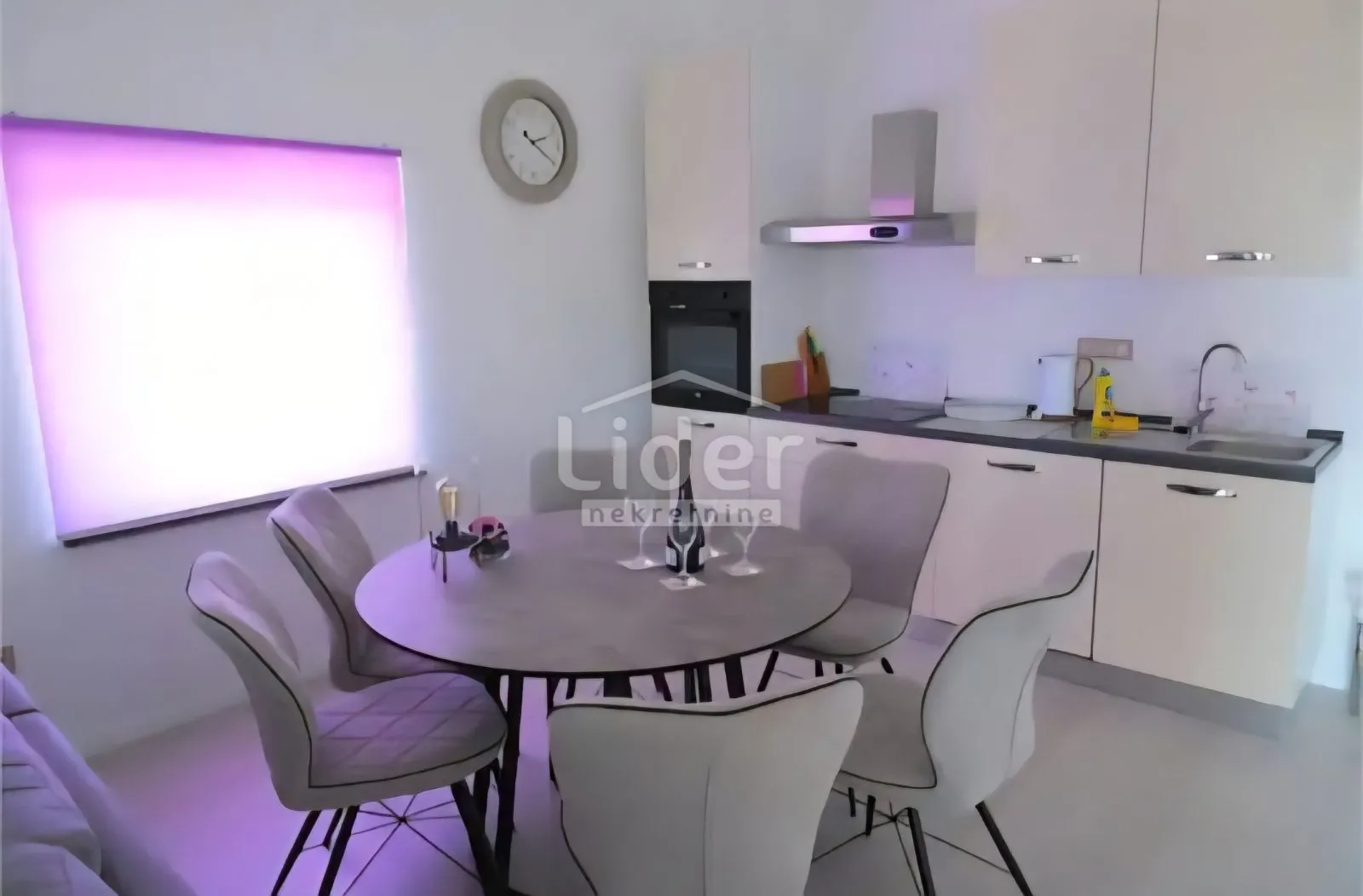 MARINIĆI-stan za najam - cover