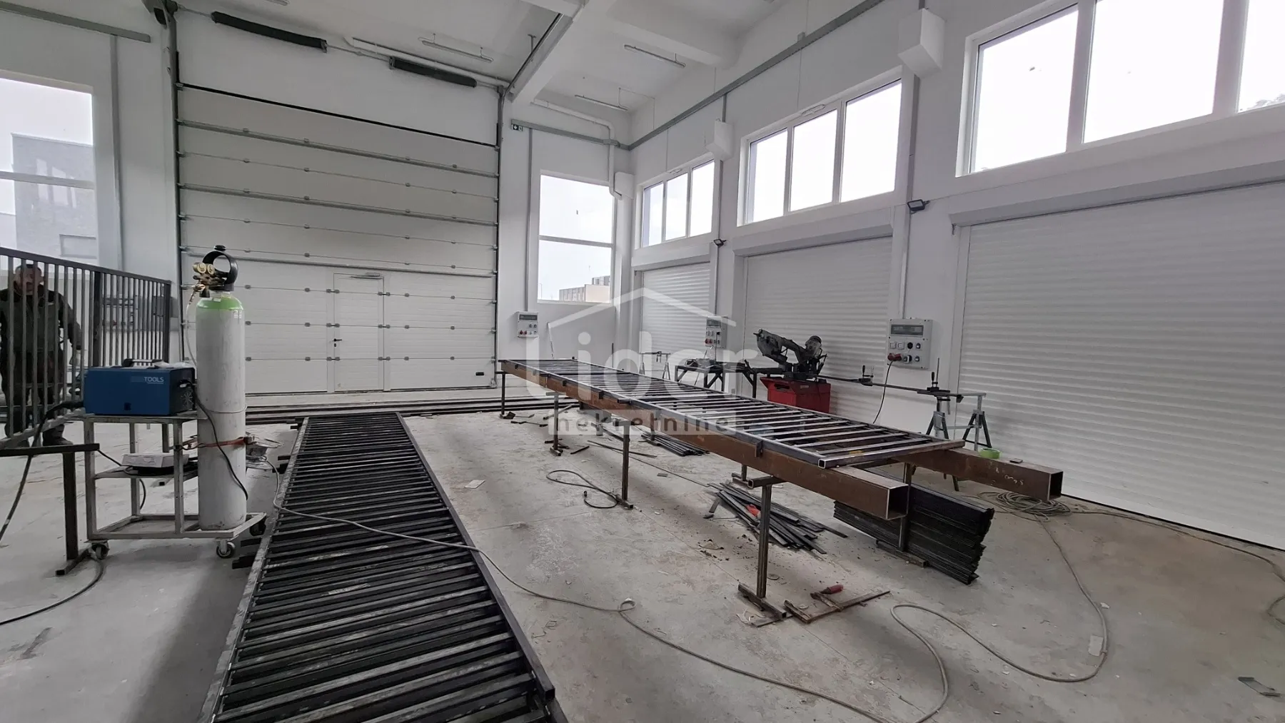 ŠKURINJE-poslovni prostor za radionu - cover