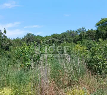 Poljoprivredno zemljište u Rovinjskom Selu od 2420 m2 - cover