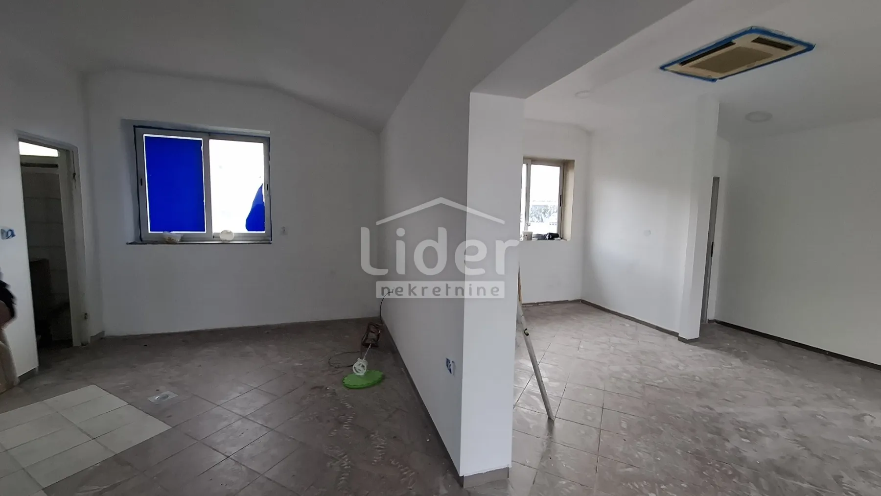 VIŠKOVO - poslovni prostor - cover